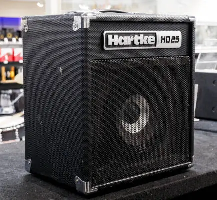 Hartke - HD25 25W 8'' Bass Combo 2